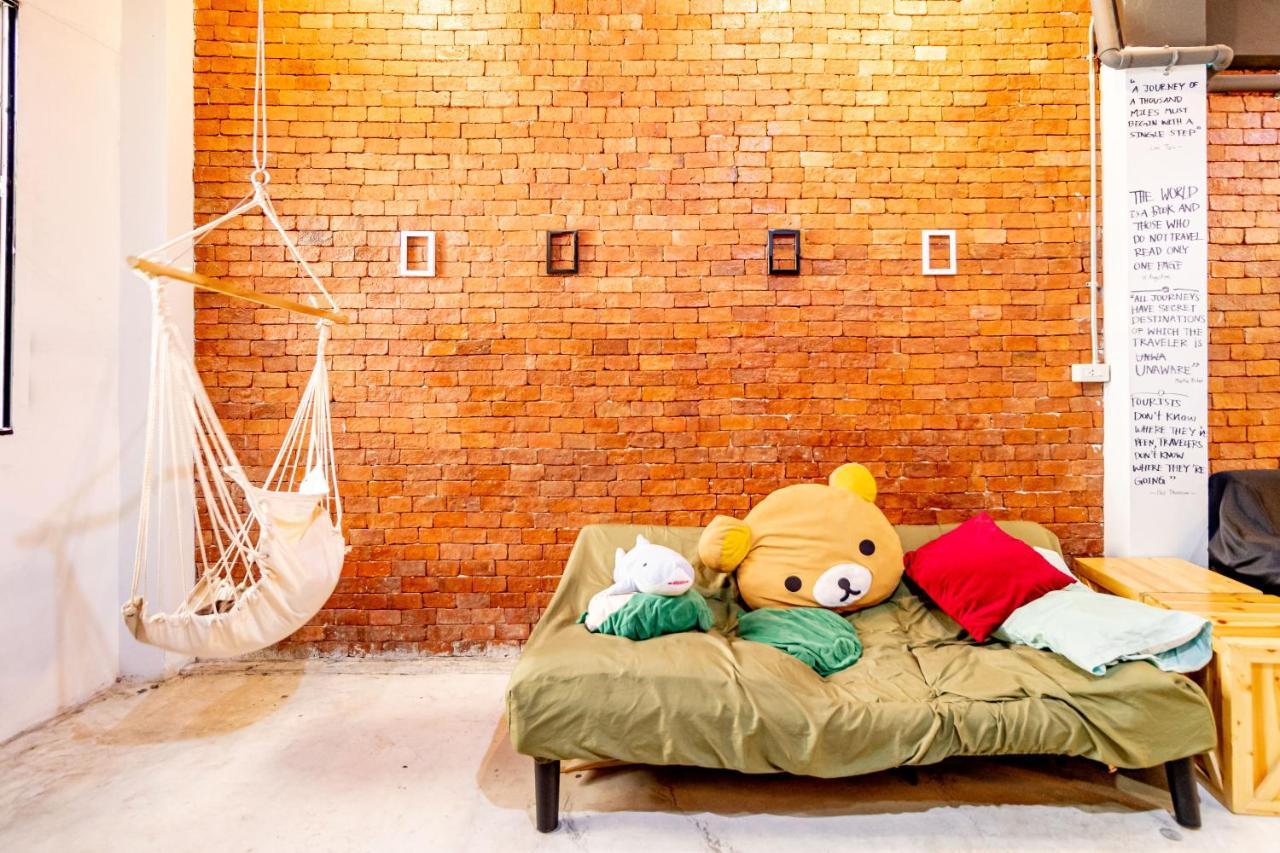 The Beds Ever Hostel (Adults Only) Bangkok Exteriör bild