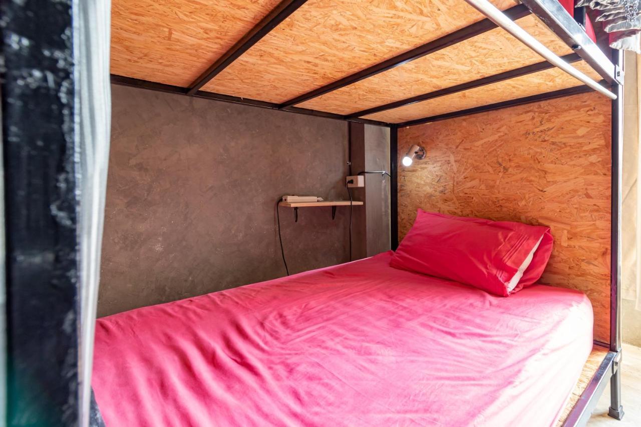 The Beds Ever Hostel (Adults Only) Bangkok Exteriör bild