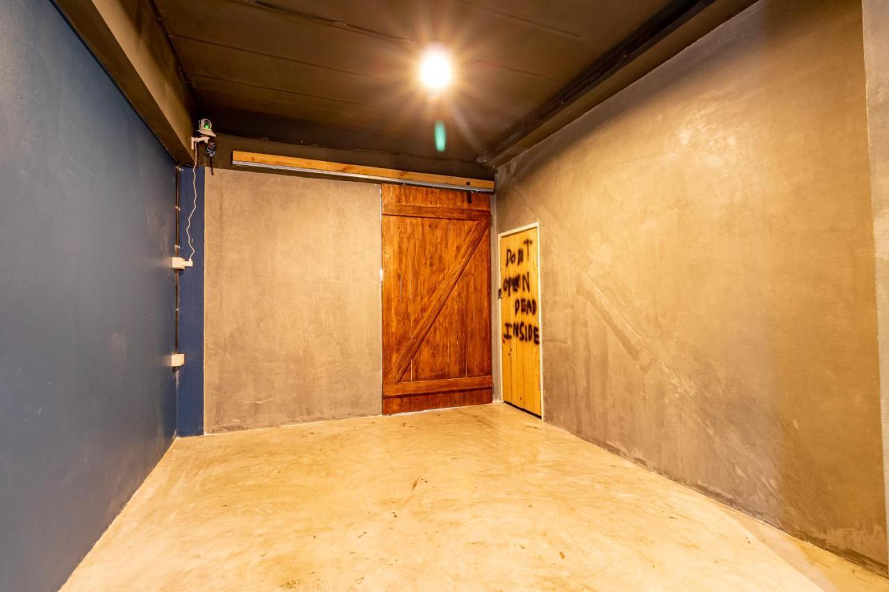 The Beds Ever Hostel (Adults Only) Bangkok Exteriör bild