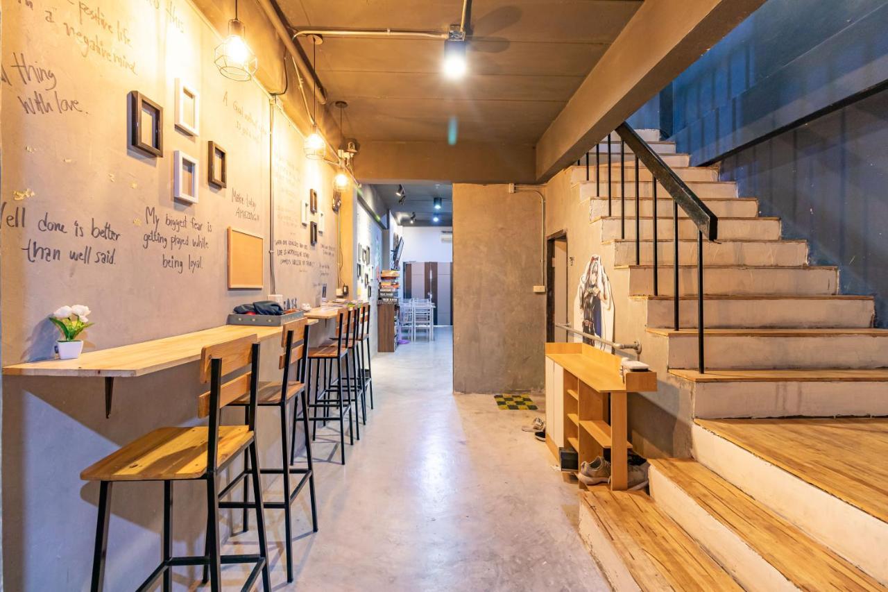 The Beds Ever Hostel (Adults Only) Bangkok Exteriör bild