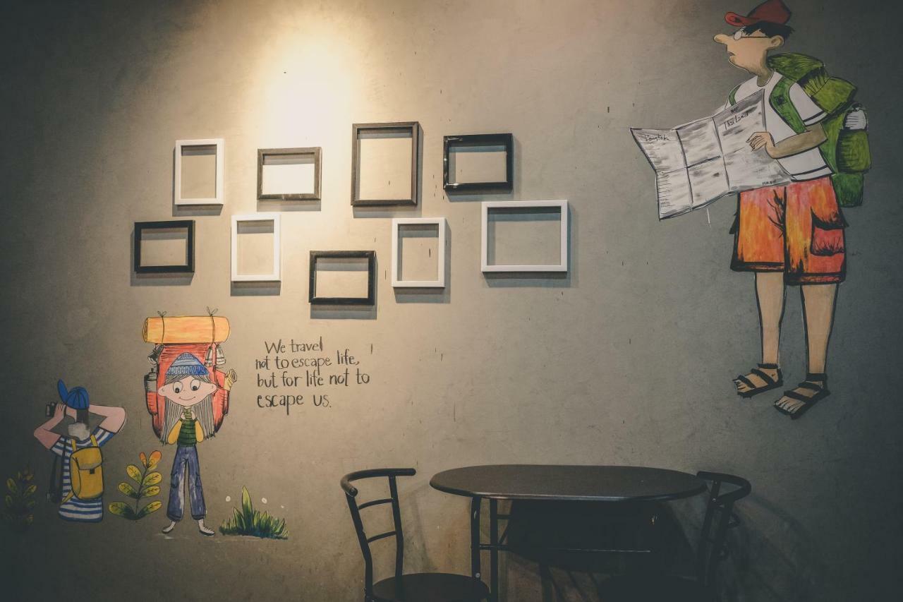 The Beds Ever Hostel (Adults Only) Bangkok Exteriör bild